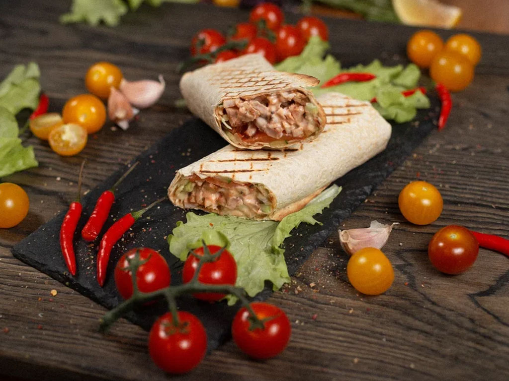 Шаурма куриная в лаваше Шаурма куриная в лаваше